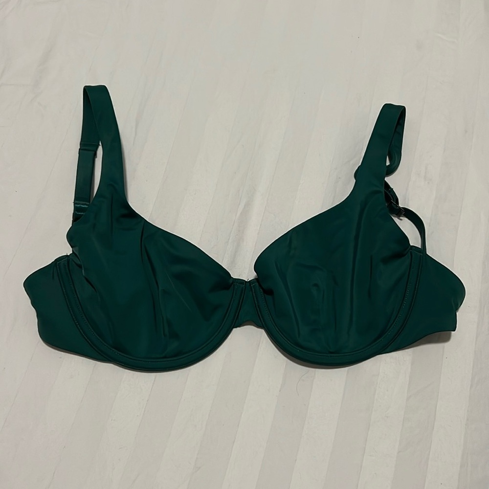 CUUP The Scoop Top in Jungle (Green) Size 10. Like New condition